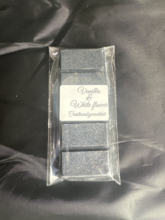 Vanilla and white flowers wax melts