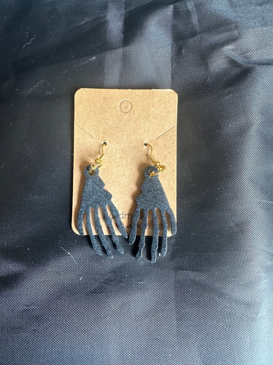 Hands earrings